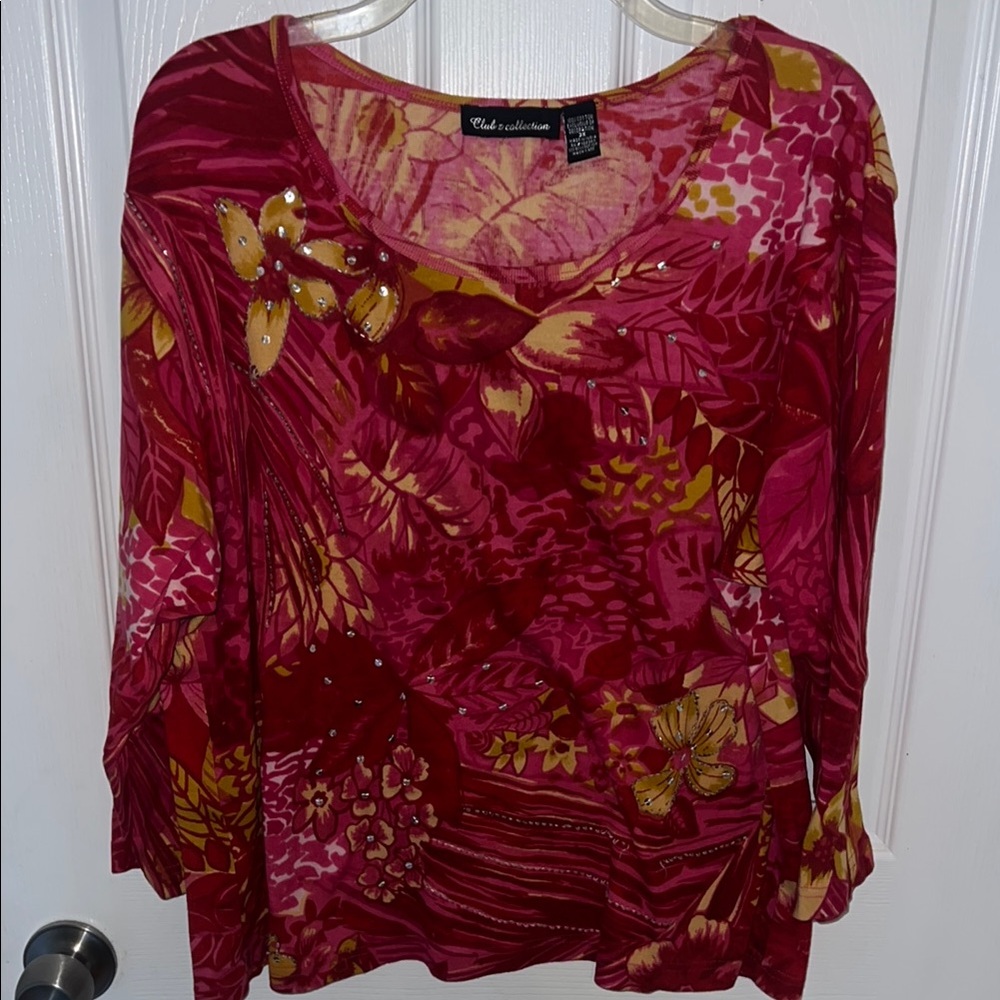 Red and Gold Graphic Flutter Sleeve Blouse